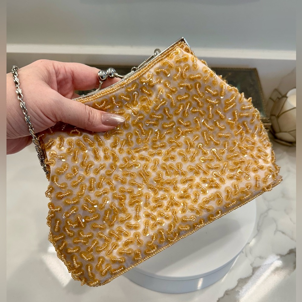NWT VTG Bijoux Terner, Beaded/Sequin Satin Wristlet/Evening Bag Snail-Link Chain - Picture 3 of 17